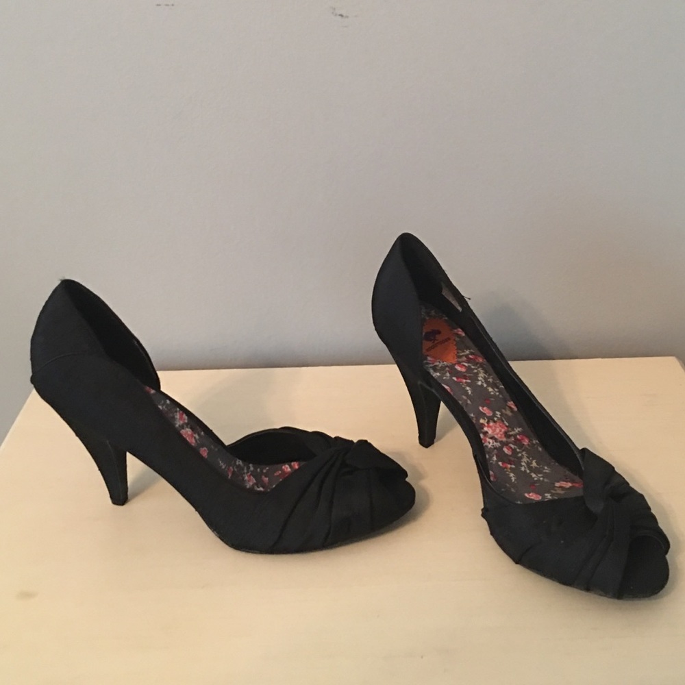 Dress shoes